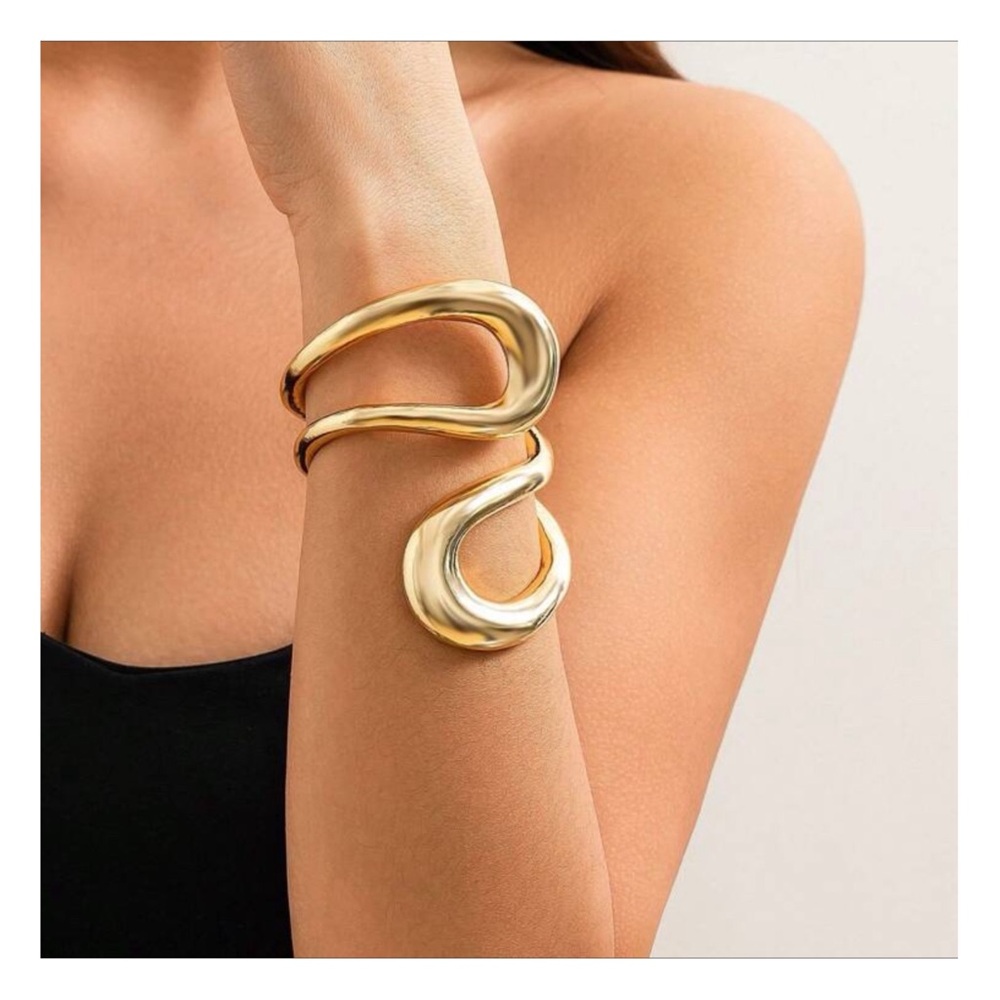 Circular Bangle Bracelet Gold